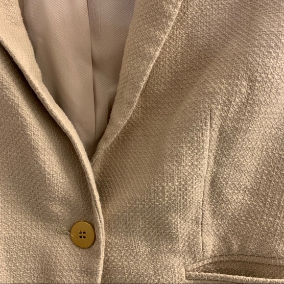 ANN TAYLOR • Lovely Lady Beige 3/4 Sleeve Petite Mini Blazer - Picture 3 of 13